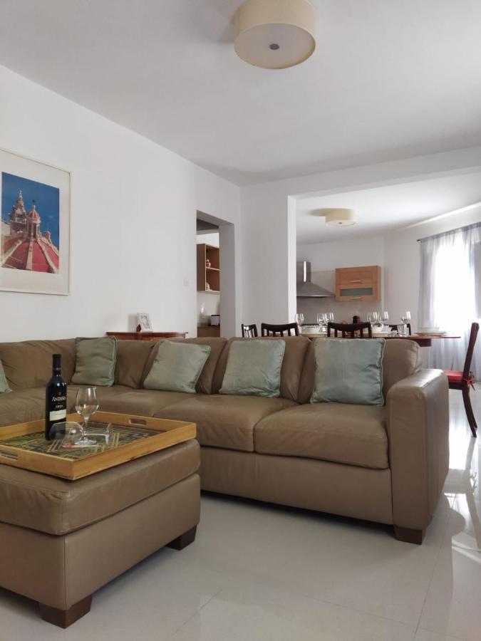 Centrally Located Bugibba Apartment - Seaside Comfort San Pawl il-Baħar Kültér fotó